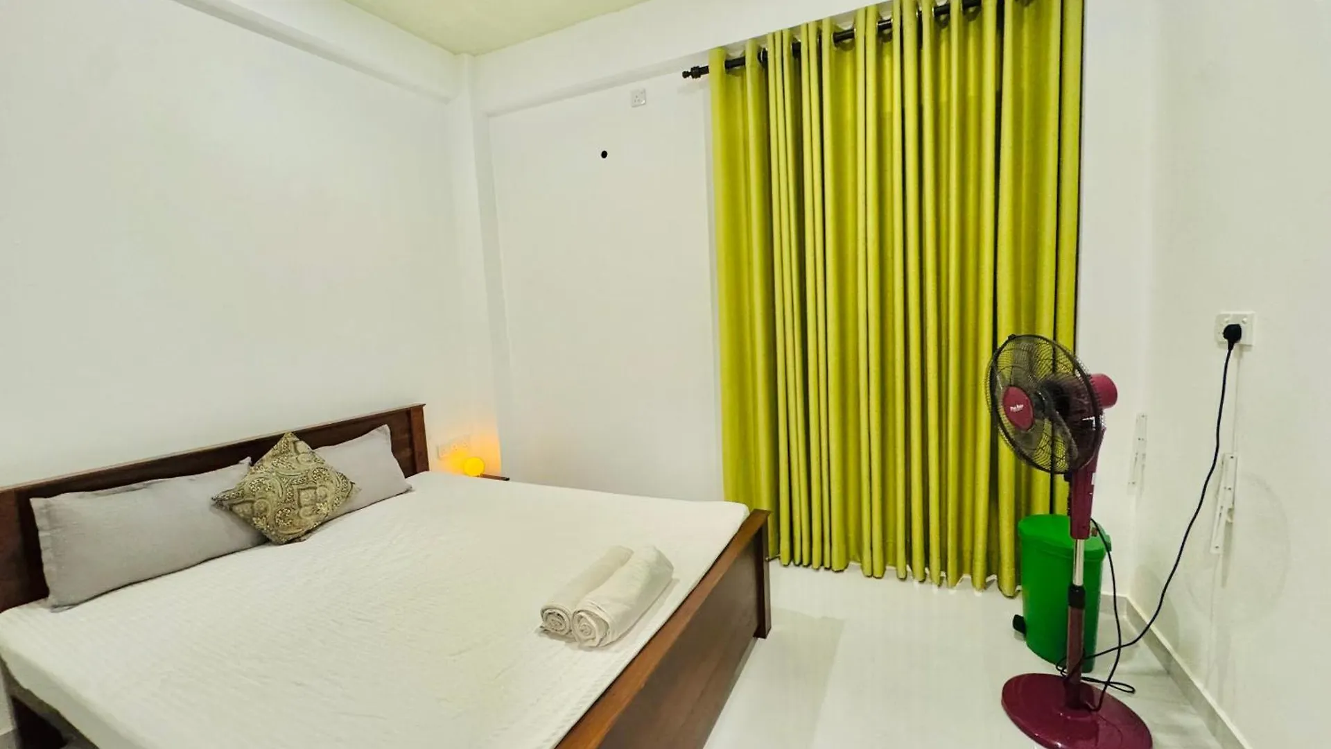 Sea Breeze Guest House Negombo