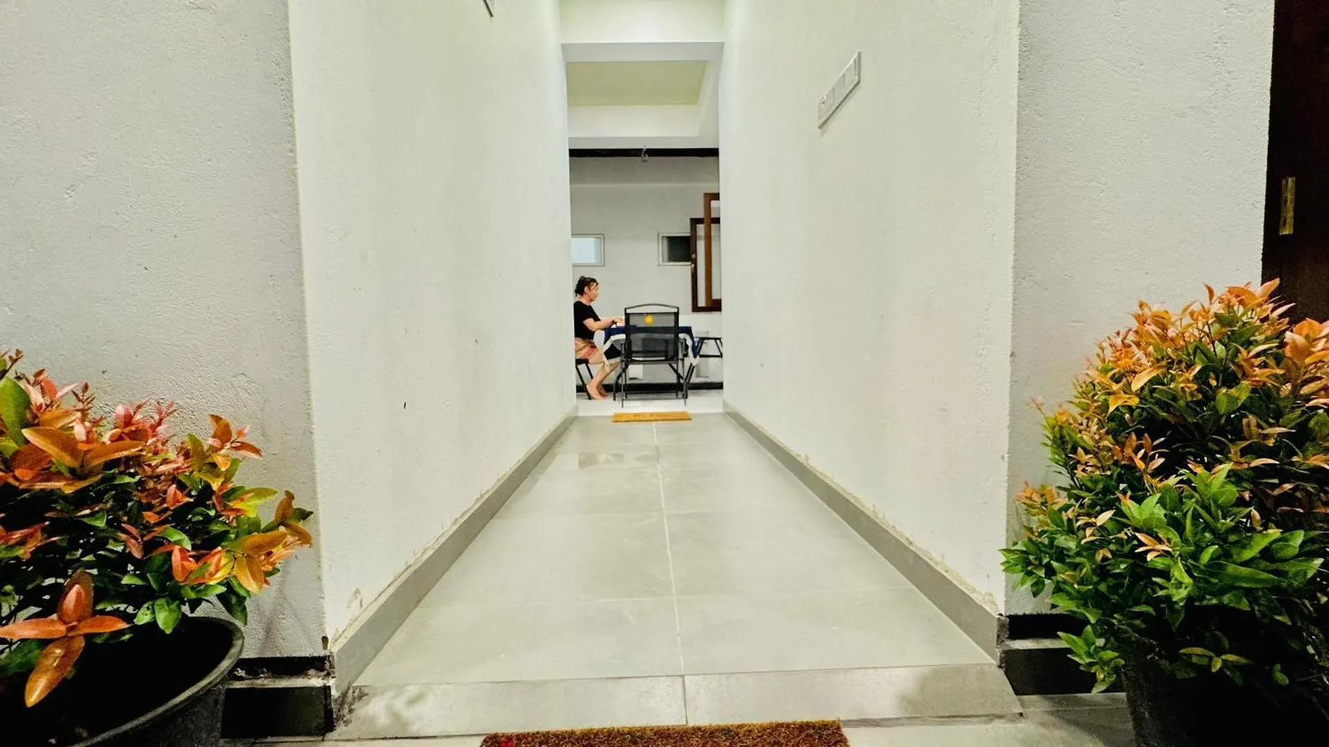 Sea Breeze Guest House Negombo