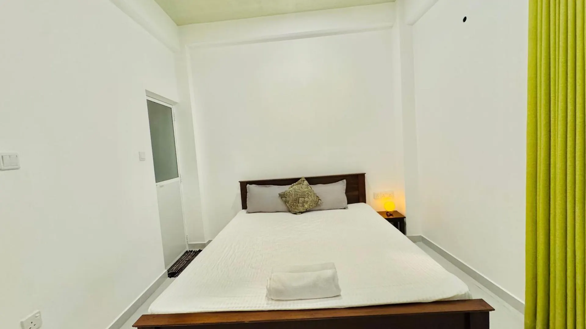 Sea Breeze Guest House Negombo
