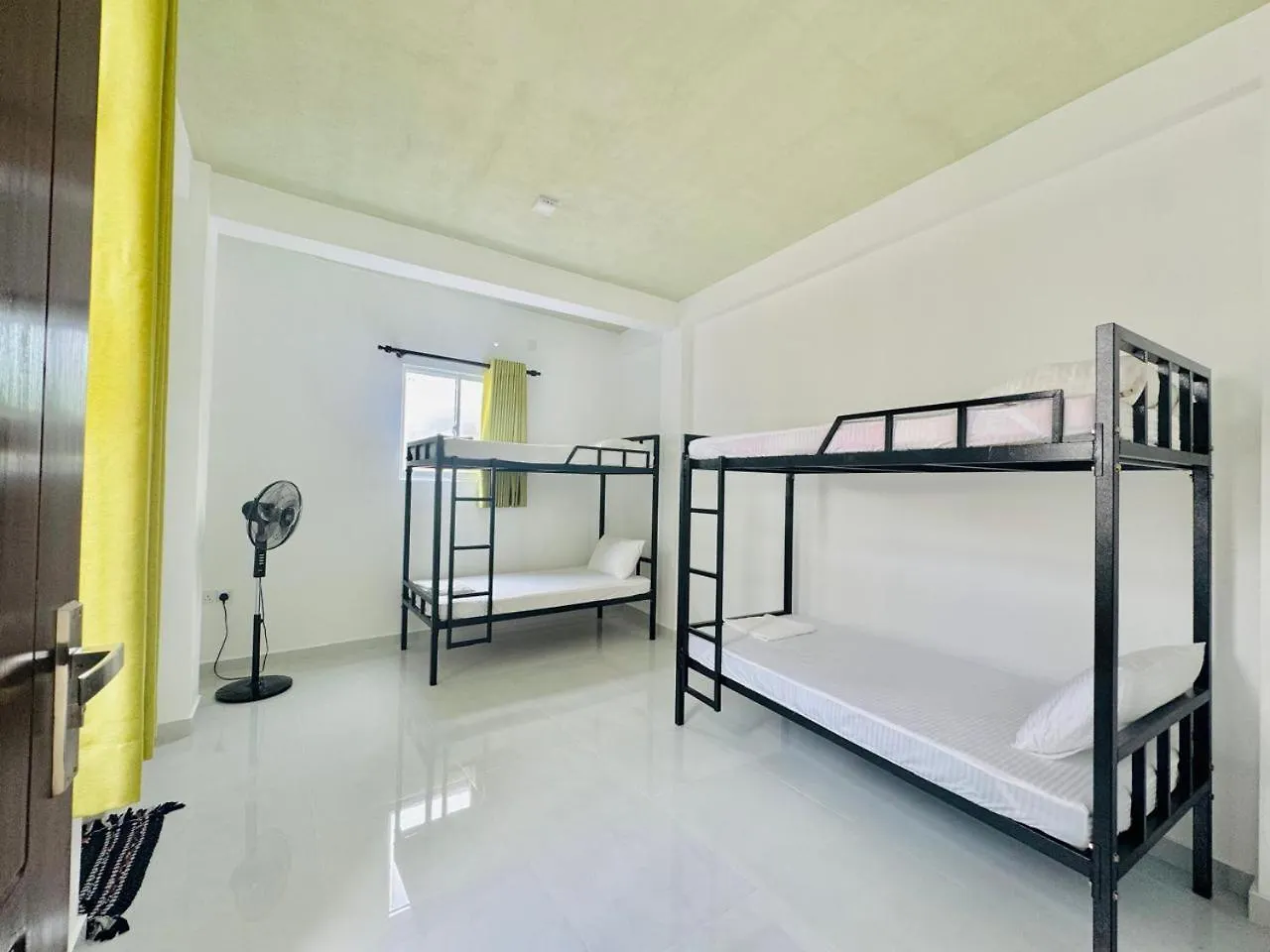 Sea Breeze Guest House Negombo