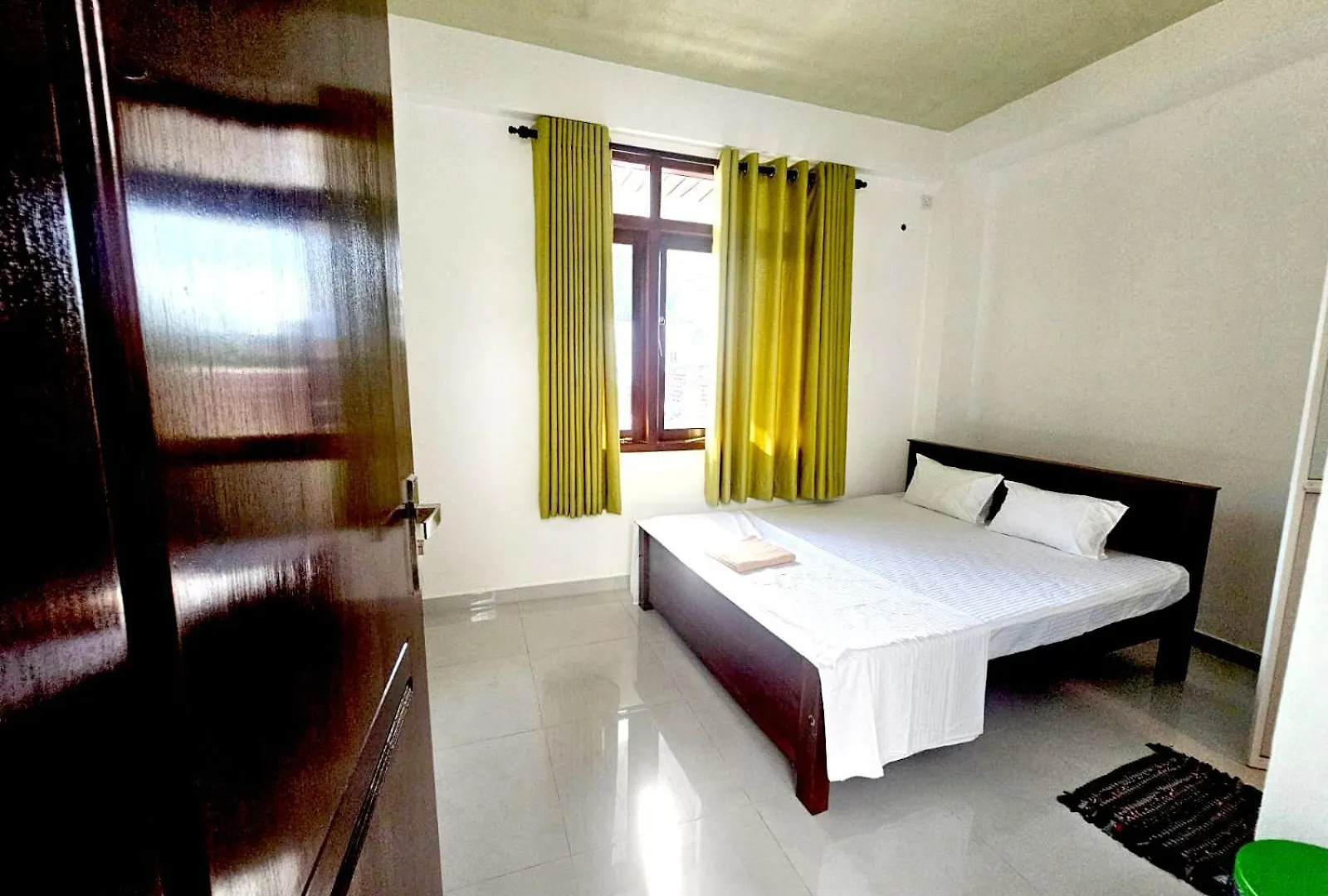 Sea Breeze Guest House Negombo