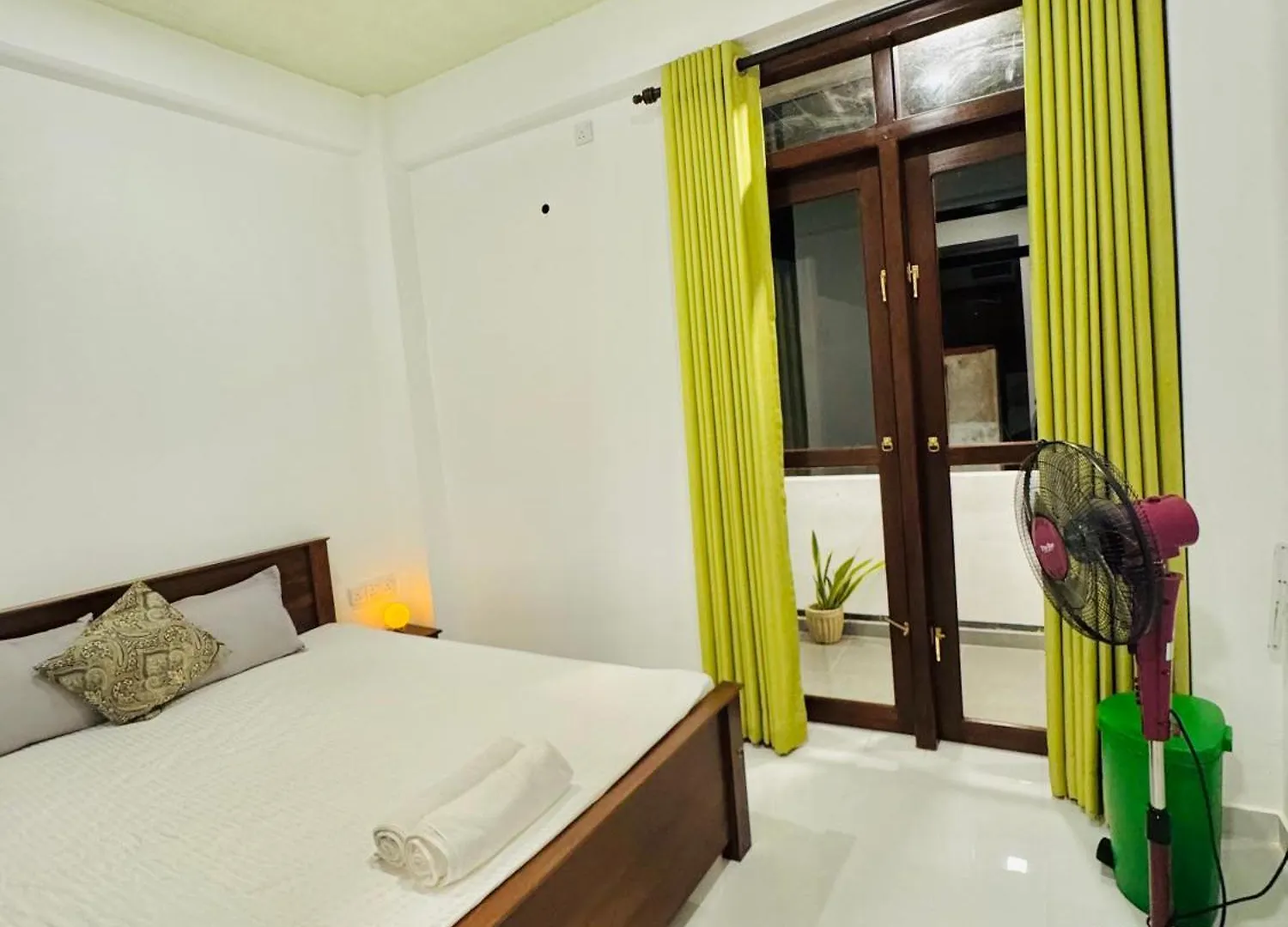 Sea Breeze Guest House Negombo Sri Lanka