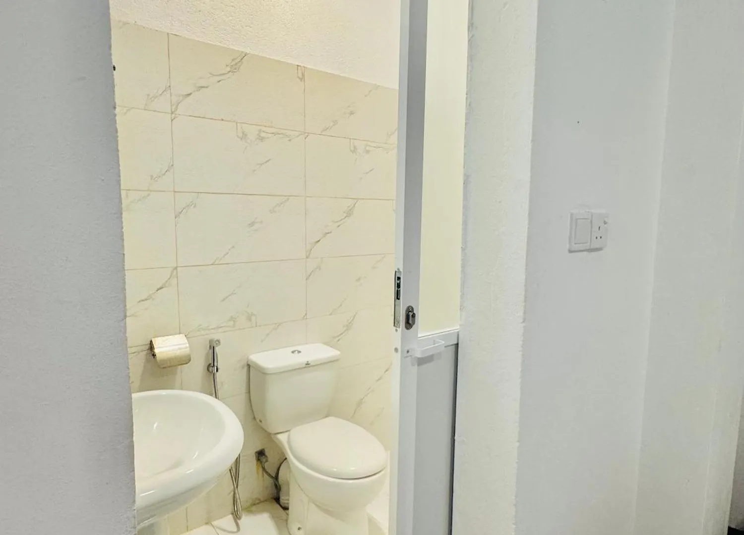 Sea Breeze Guest House Negombo